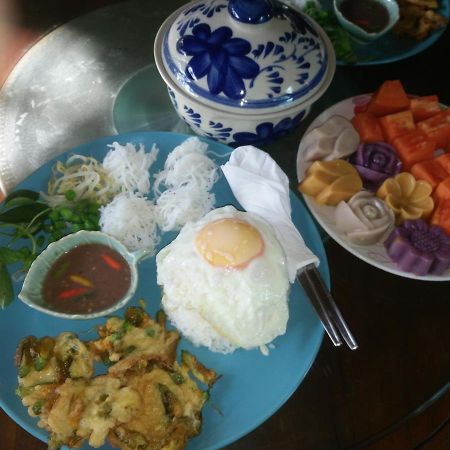 Gasthaus ต้งโฮมหละปูน ณ ตูบแก้ว Lamphun Exterior foto