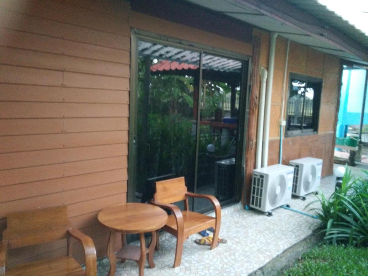 Gasthaus ต้งโฮมหละปูน ณ ตูบแก้ว Lamphun Exterior foto