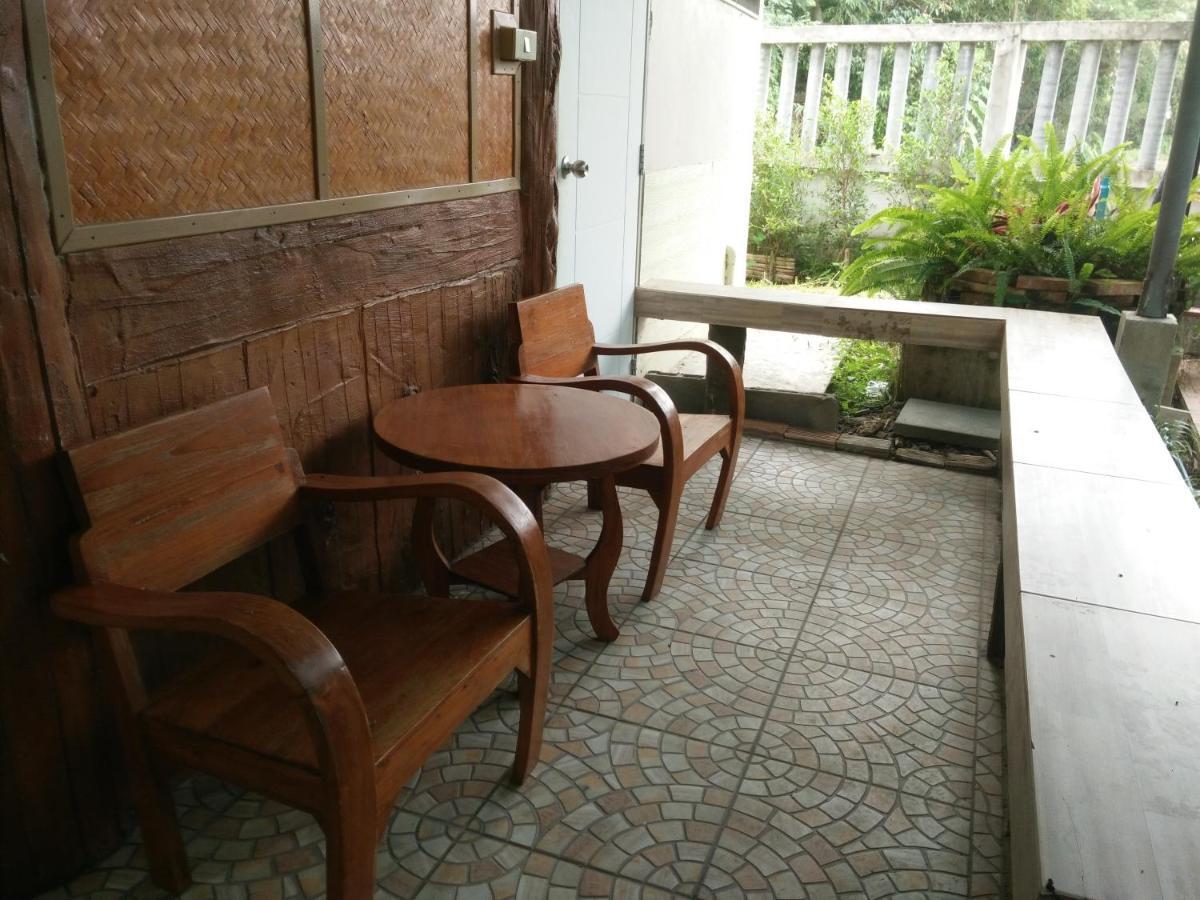 Gasthaus ต้งโฮมหละปูน ณ ตูบแก้ว Lamphun Exterior foto